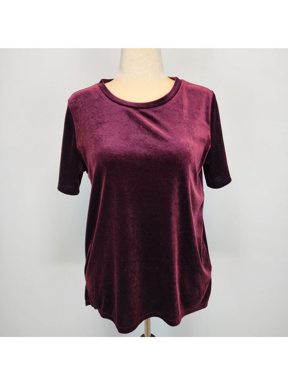 Old Navy Womens Velvet Top Blouse Size M Plum Short Sleeve Round Neck Indie Goth
